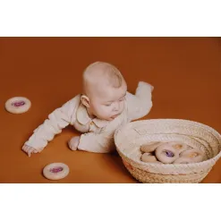 Alternative view of Sonajero Donut Sensorial Fresas