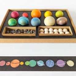 Alternative view of Dear Universe. Set de Planetas, lunas y estrellas de madera