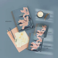 Alternative view of Cuaderno Grande Blue Bloom