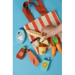 Alternative view of Bolsa de la compra con alimentos de madera